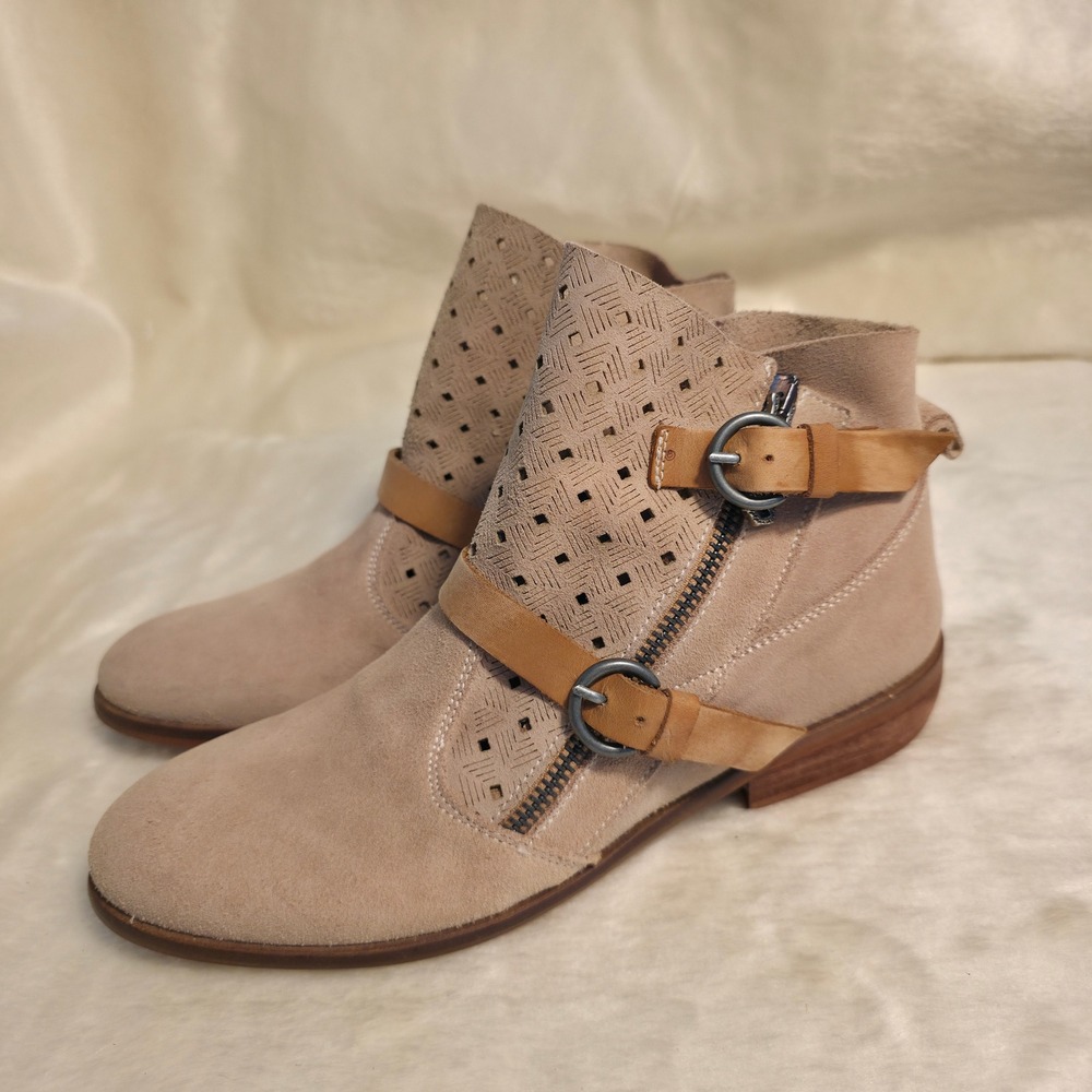 Veracruz Artisans Suede Perforated Buckle Ankle Boots Tan Womens 38 7 7.5 NEW
